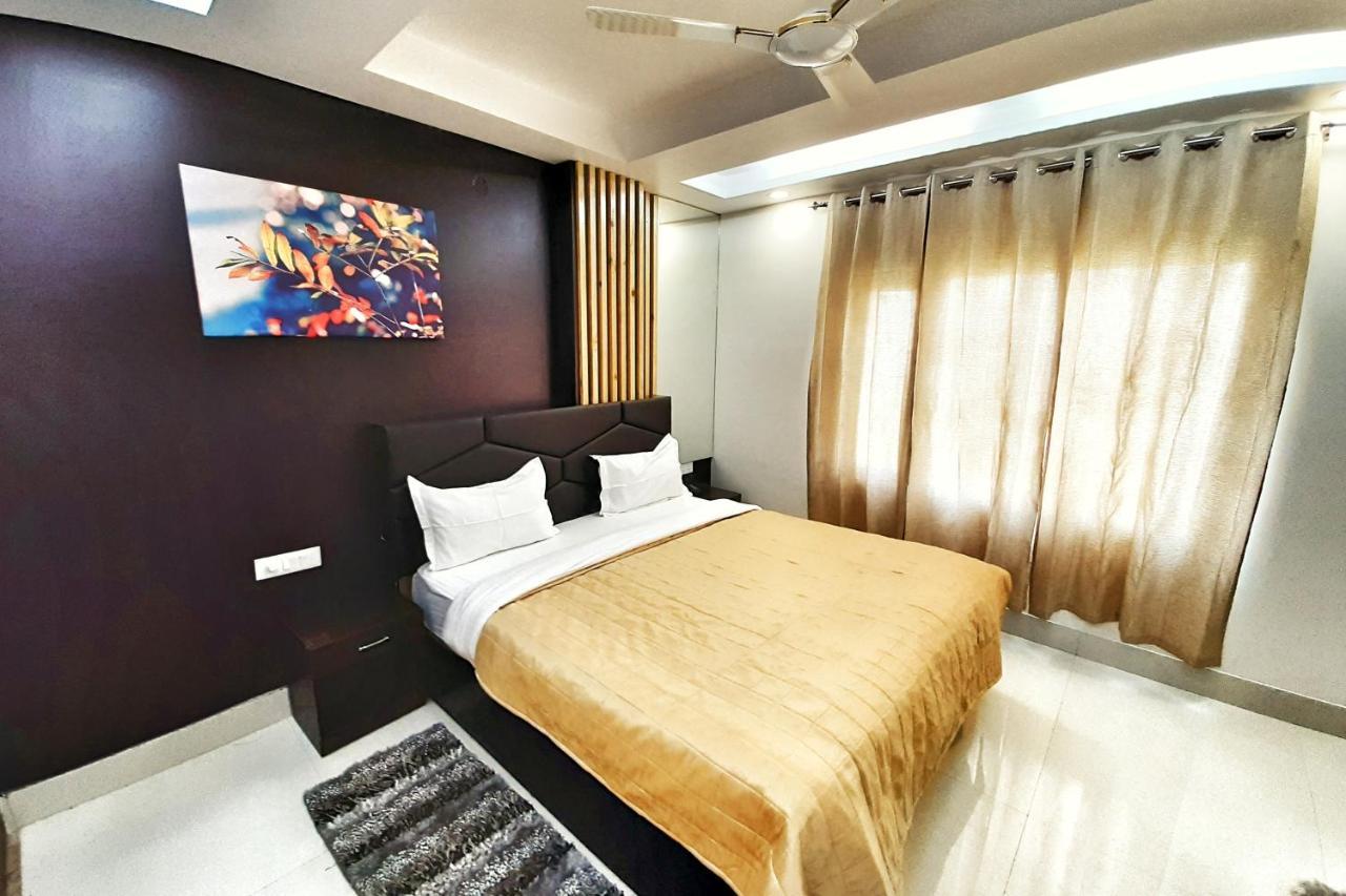 Hotel Aerocity Purple Orchid New Delhi Exteriör bild
