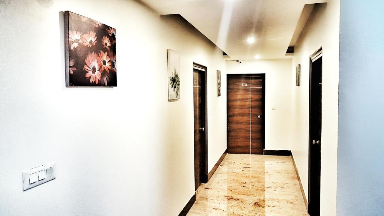 Hotel Aerocity Purple Orchid New Delhi Exteriör bild