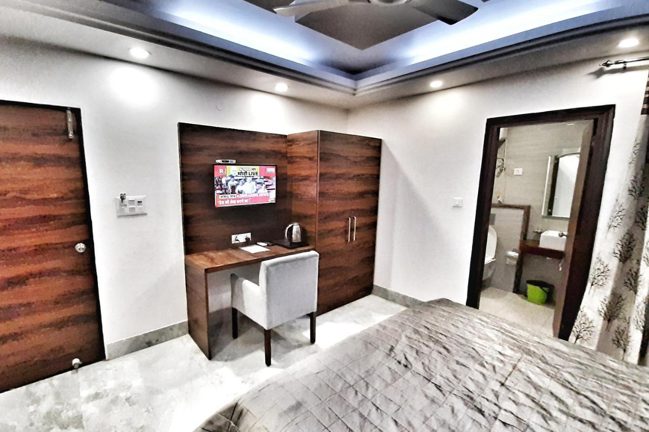 Hotel Aerocity Purple Orchid New Delhi Exteriör bild